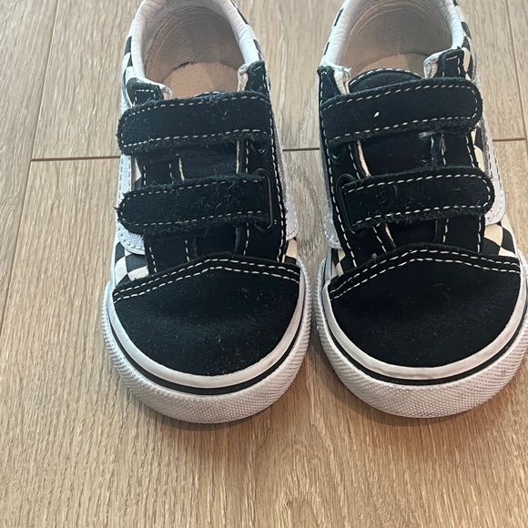 Vans Black and White Sneakers - Picture 2 of 5